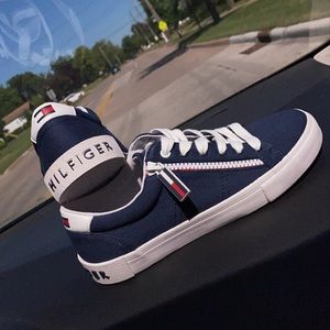 Tommy Hilfiger Shoes 6.5